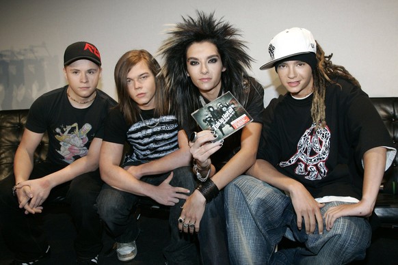 Tokio Hotel praesentiert neues Album - Berlin Gustav Schaefer, Georg Listing, Bill und Tom Kaulitz von Tokio Hotel praesentieren neues Album, Uebers Ende der Welt, im U3 Tunnel am 22.01.2007 in Berlin ...