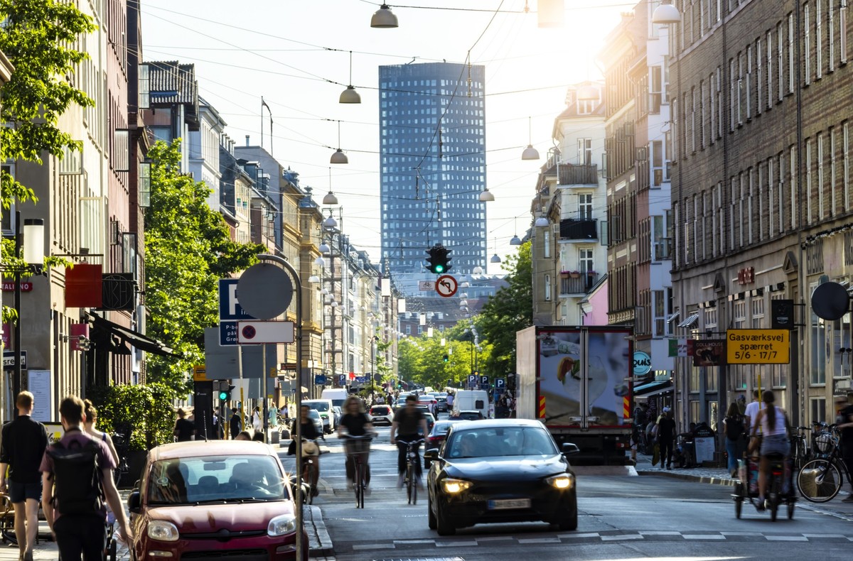 Street with traffic in Copenhagen