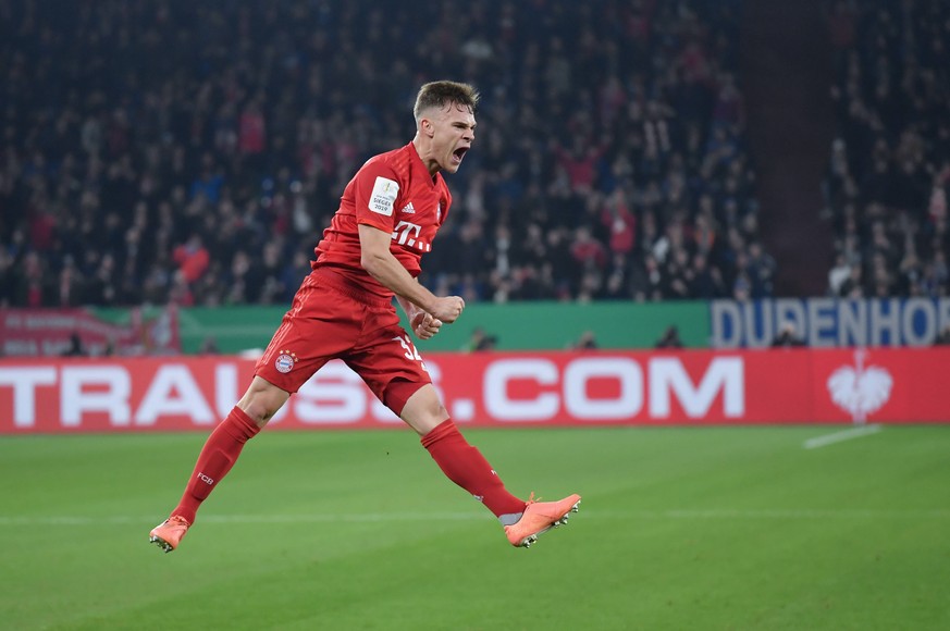 03.03.2020, Fussball GER, Saison 2019 2020, DFB Pokal 2019/2020, Viertelfinale, FC Schalke 04 - FC Bayern Muenchen, Jubelsprung von Joshua Kimmich Bayern Muenchen Gelsenkirchen Nordrhein Westfalen Deu ...