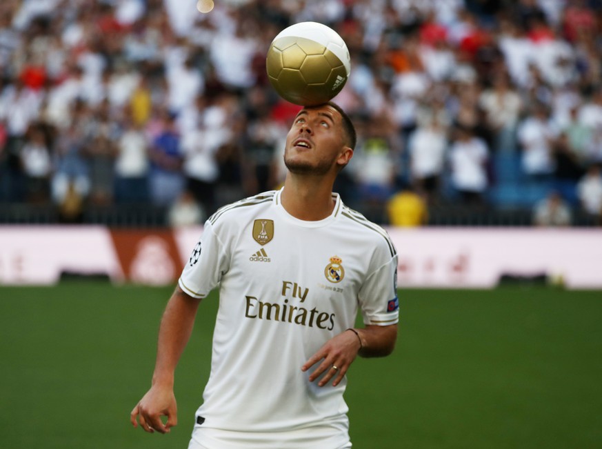 Soccer Football - Real Madrid Unveil Eden Hazard - Santiago Bernabeu, Madrid, Spain - June 13, 2019 Real Madrid&#039;s Eden Hazard during the presentation REUTERS/Sergio Perez