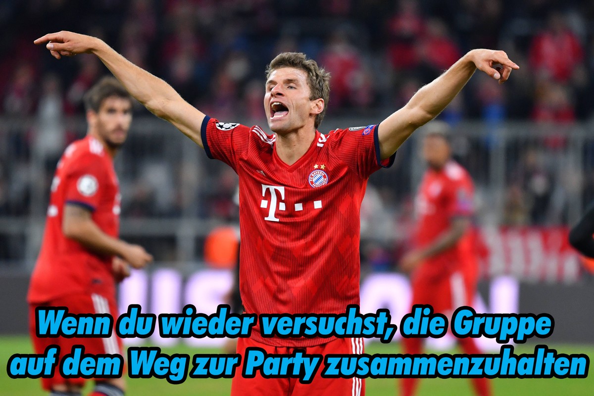 Thomas MUELLER (MÜLLER,Bayern Muenchen), schreit,bruellt, Gestik,gibt Anweisungen, Aktion,Einzelbild,angeschnittenes Einzelmotiv,Halbfigur,halbe Figur. FC Bayern Muenchen-Ajax Amsterdam 1-1, Fussball  ...