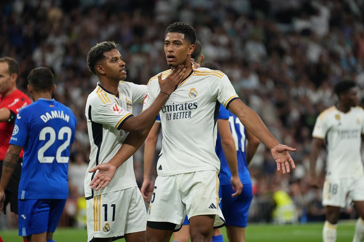 Real Madrid CF v Getafe CF - LaLiga EA Sports MADRID, SPAIN, SEPTEMBER 2: Jude Bellingham of Real Madrid Cf and Rodrygo Goes of Real Madrid Cf during the LaLiga Santander match between Real Madrid CF ...