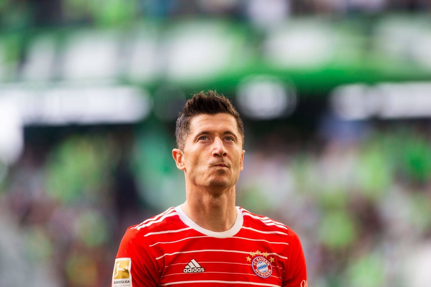 14.05.2022, xfrx, Fussball 1.Bundesliga, VfL Wolfsburg - FC Bayern Muenchen emspor, v.l. Robert Lewandowski FC Bayern Muenchen DFL/DFB REGULATIONS PROHIBIT ANY USE OF PHOTOGRAPHS as IMAGE SEQUENCES an ...