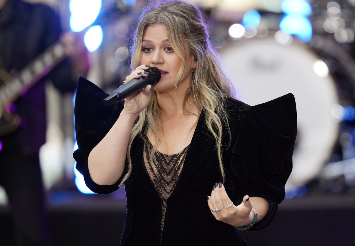 Kelly Clarkson performs on NBC&#039;s &quot;Today&quot; show at Rockefeller Plaza on Friday, Sept. 22, 2023, in New York. (Photo by Charles Sykes/Invision/AP)