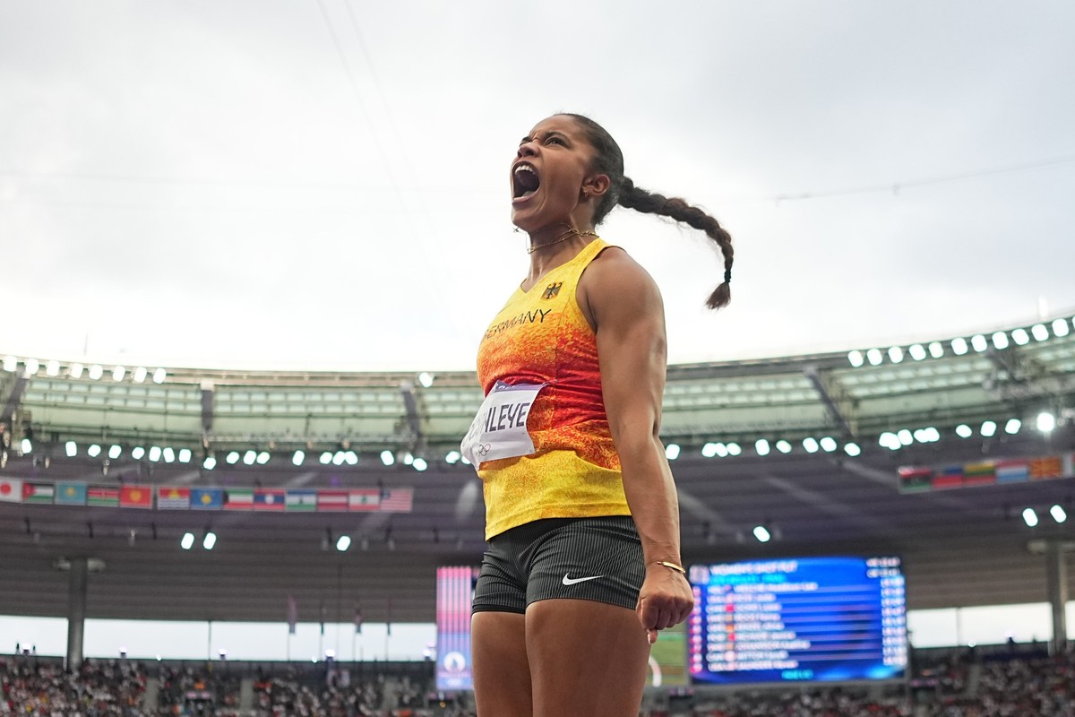 09.08.2024, Frankreich, Saint-Denis: Olympia, Paris 2024, Leichtathletik, Stade de France, Kugelsto�, Frauen, Finale, Yemisi Ogunleye aus Deutschland reagiert. Foto: Michael Kappeler/dpa +++ dpa-Bildf ...