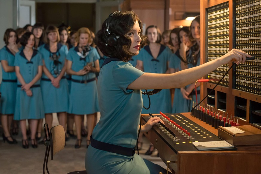 CABLE GIRLS aka LAS CHICAS DEL CABLE, Blanca Suarez, Season 1, ep. 101, aired April 28, 2017. photo: Manuel Fernandez-Valdes / Netflix / Courtesy: Everett Collection CableGirlsEp01260916039.NEF ACHTUN ...