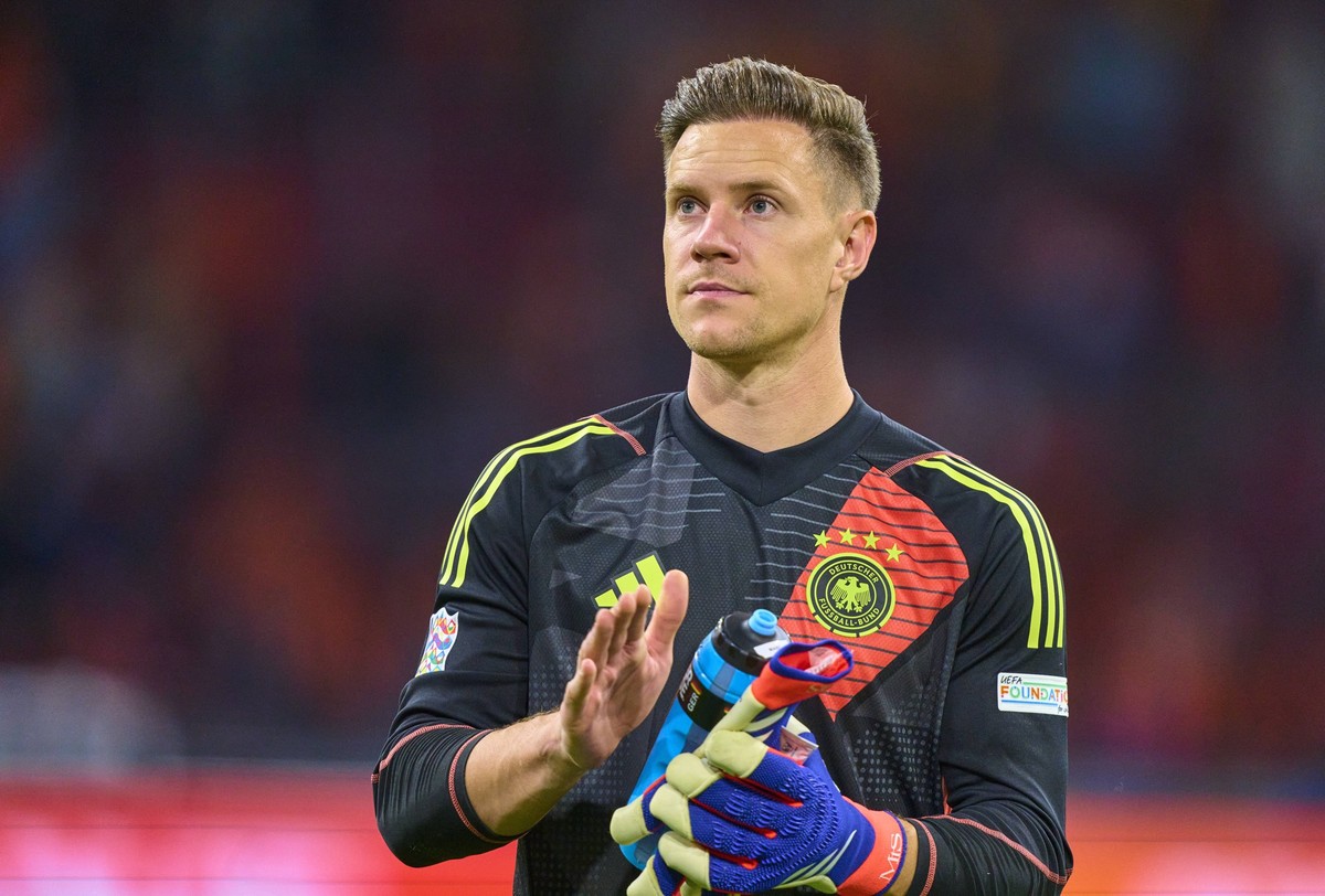 Marc-Andre ter STEGEN, DFB 1 ehrenrunde in the UEFA Nations League 2024 match NETHERLANDS - GERMANY 2-2 in Season 2024/2025 at Sept 10, 2024 in Amsterdam, NL.