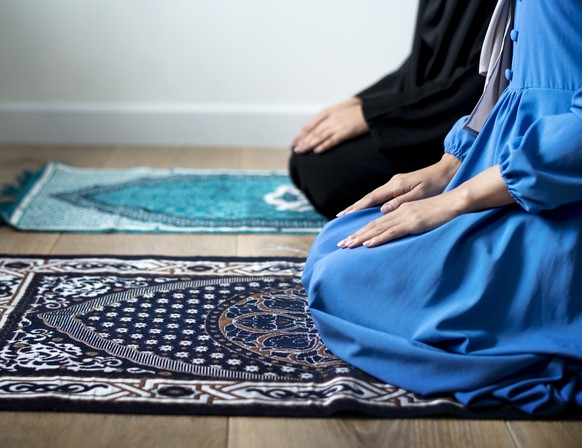 Nicht nur Fasten, auch Beten gehört zum Ramadan dazu.