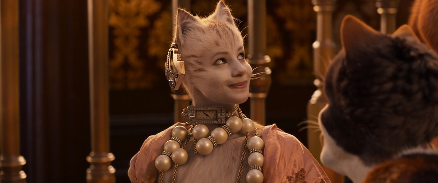 Francesca Hayward as Victoria in Cats, 2019 co-written and directed by Tom Hooper. Photo Credit: Universal Pictures / The Hollywood Archive Los Angeles CA PUBLICATIONxINxGERxSUIxAUTxONLY Copyright: xU ...