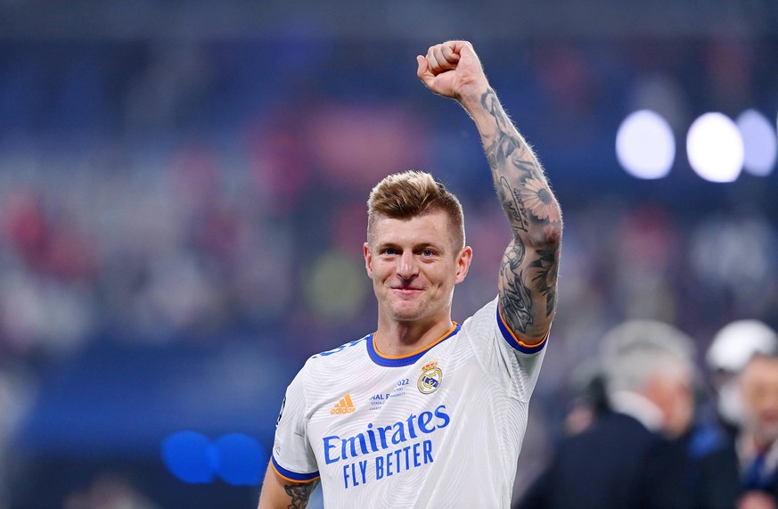 Fussball CHL FINALE 2021/2022 Finale in Paris 28.05.2022 FC Liverpool - Real Madrid SCHLUSSUBEL Real Madrid Toni Kroos *** Football CHL FINAL 2021 2022 Final in Paris 28 05 2022 FC Liverpool Real Madr ...