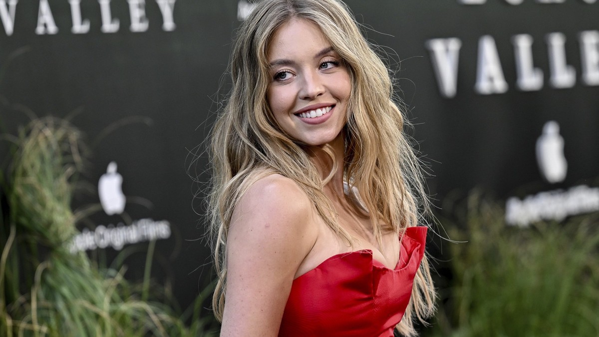 Liebes-Gerüchte: Sydney Sweeney am See mit unbekanntem Mann