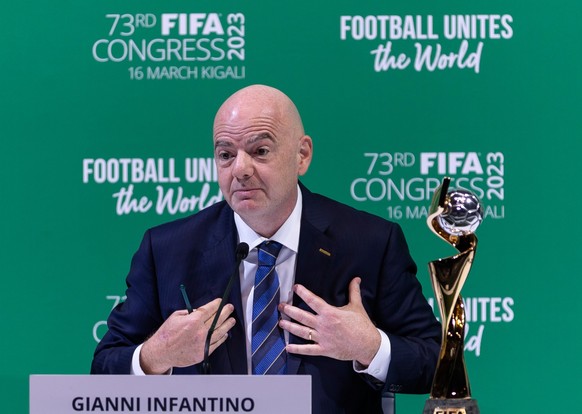 16.03.2023, Ruanda, Kigali: Gianni Infantino, Präsident des Weltfußballverbandes FIFA, spricht auf einer Pressekonferenz im Rahmen des 73. FIFA-Kongresses.. Infantino ist zum insgesamt dritten Mal zum ...