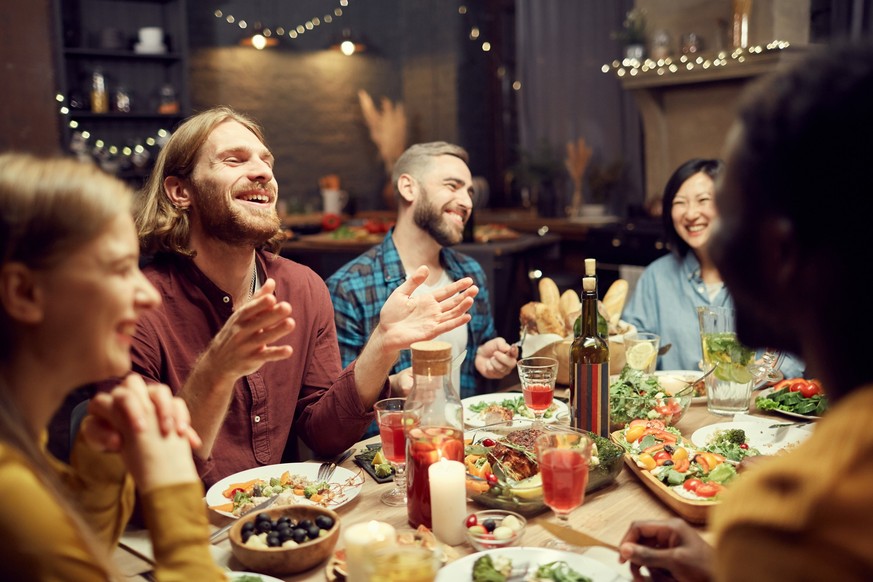 Ein gemeinsames Abendessen mit Freunden kann im Restaurant künftig schnell teuer werden.