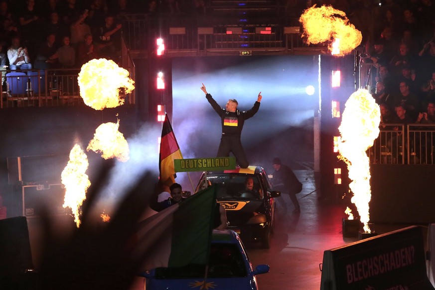 Sebastian Pufpaff in de ProSieben Fernsehshow TV totaal Autoball WM 2022 in de ZAG Arena.  Hannover, 16.12.2022 *** Sebastian Pufpaff in het ProSieben tv-programma TV total Autoball WM 2022 in de ZAG Aren ...