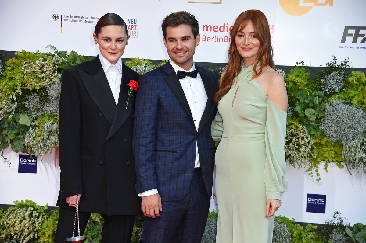 Lea van Acken, Lucas Reiber, Maria Ehrich Deutscher Filmpreis 2021 im Palais am Funkturm Messe Berlin in Berlin am 01.10.2021 *** Lea van Acken, Lucas Reiber, Maria Ehrich German Film Award 2021 at th ...