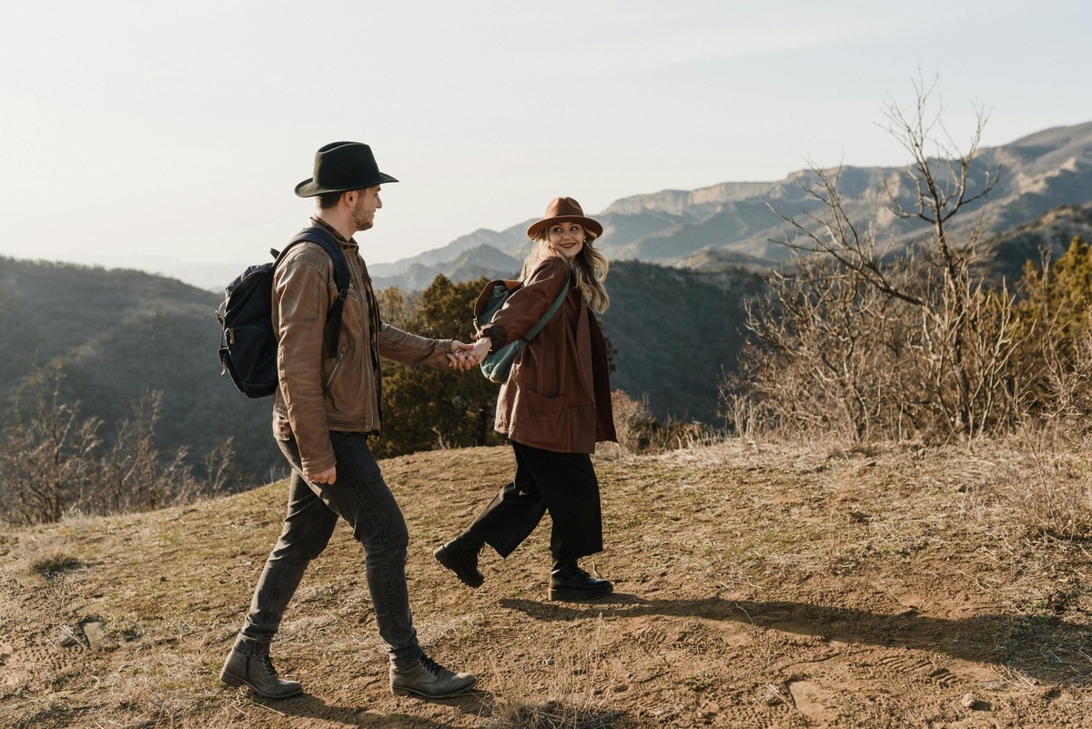 Urlaub Paar Hand wandern