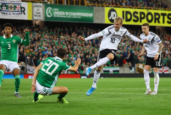 Julian Brandt (Deutschland Germany) zieht ab - 09.09.2019: Nordirland vs. Deutschland, Windsor Park Belfast, EM-Qualifikation DISCLAIMER: DFB regulations prohibit any use of photographs as image seque ...