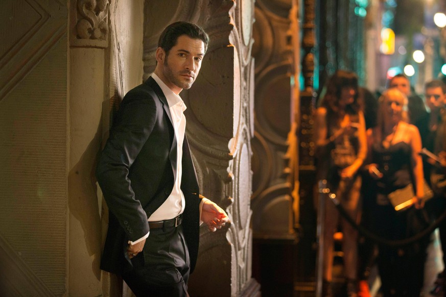 LUCIFER, Tom Ellis, Pilot , Season 1, airs Jan. 25, 2016. photo: John P. Fleenor / Fox / Courtesy: Everett Collection 20thCentFox/Courtesy Everett Collection ACHTUNG AUFNAHMEDATUM GESCH�TZT PUBLICATIO ...