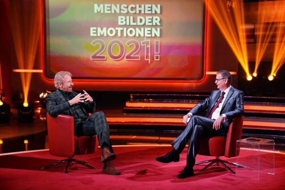 Moderator G�nther Jauch (r.) wird vom Besuch von Thomas Gottschalk �berrascht.

Die Verwendung des sendungsbezogenen Materials ist nur mit dem Hinweis und Verlinkung auf RTL+ gestattet.