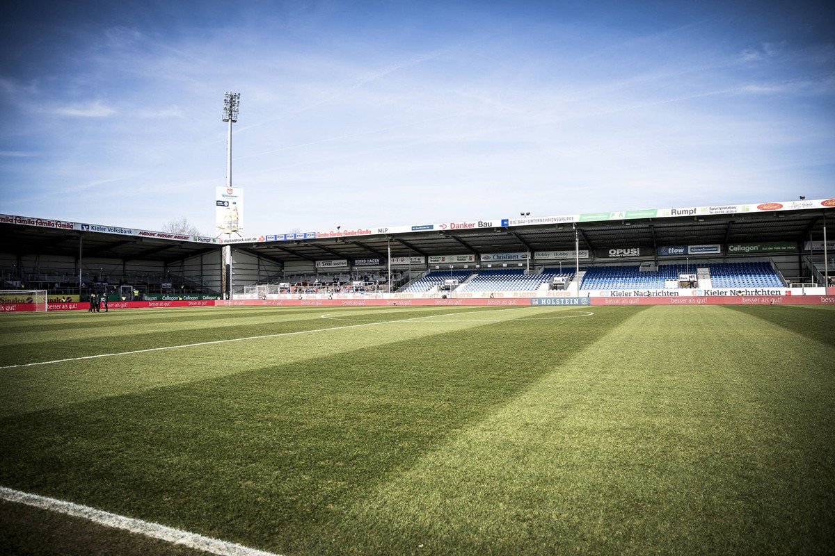 07.04.2018, xshox, Fussball 2.Bundesliga, Holstein Kiel - SV Darmstadt 98, emspor, emonline, v.l. Ansicht, Uebersicht Holstein Stadion Arena Innenraum Kiel *** 07 04 2018 xshox Soccer 2 Bundesliga Hol ...