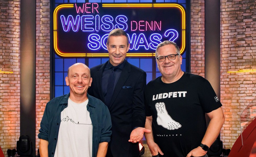 ARD WER WEISS DENN SOWAS? Das erfolgreiche Ratequiz kehrt zurück, ab (24.10.22) immer montags bis freitags um 18.00 Uhr im Ersten.
Die neue Staffel der Vorabend-Quizshow „Wer weiß denn sowas?“ startet ...