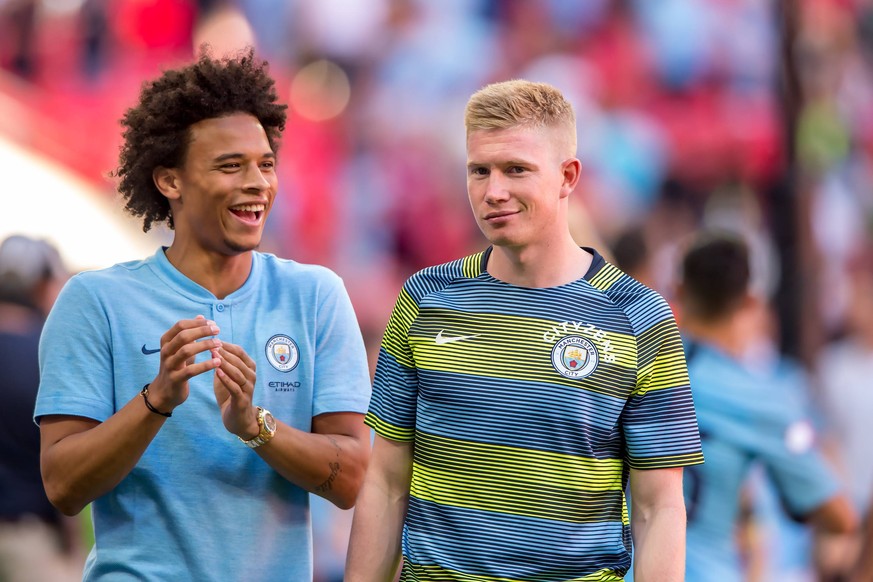 Sport Themen der Woche KW31 Sport Bilder des Tages Leroy Sane of Manchester City and Kevin De Bruyne of Manchester City celebrates the victory during the 2018 FA Community Shield match between Chelsea ...