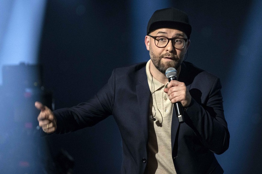 Mark Forster bei der Aufzeichnung der TV-Show &#039;MDR Sputnik präsentiert: Friends of Mark Forster&#039; im Carl-Maria-von-Weber-Theater. Bernburg, 07.12.2021