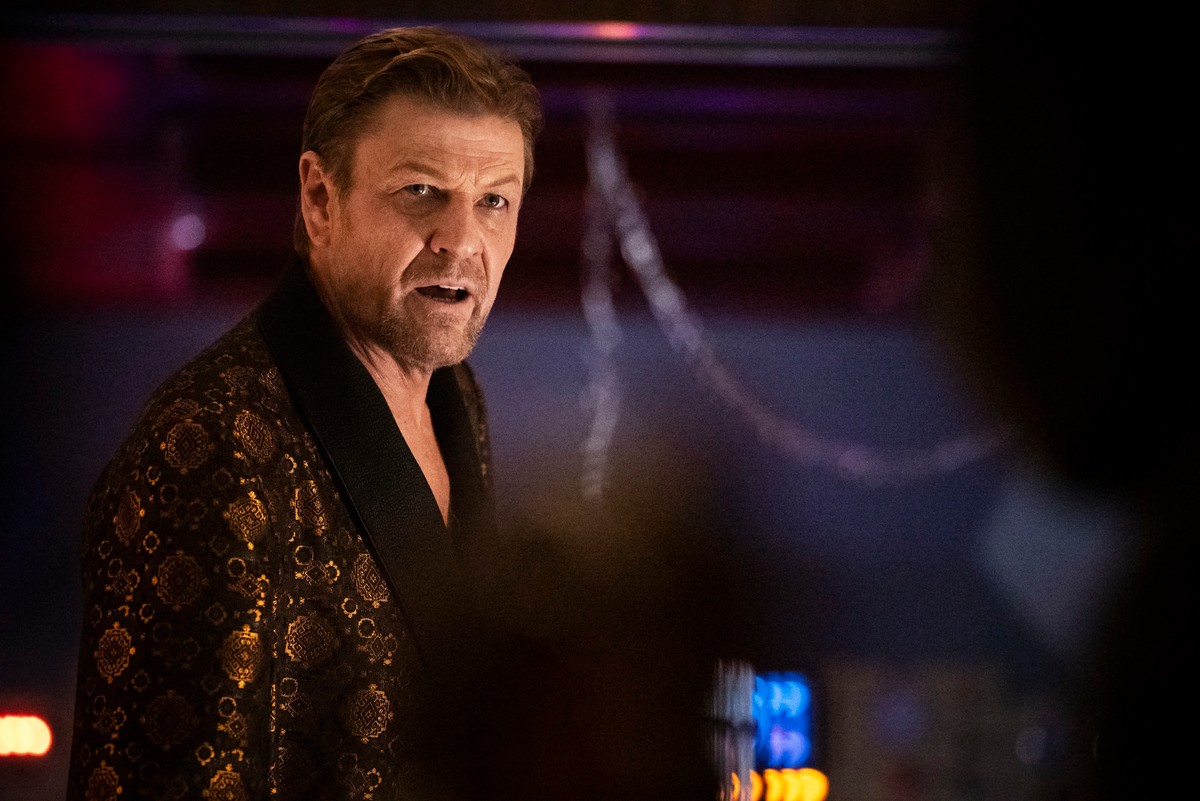 In Staffel zwei von "Snowpiercer" bekommen die Fans endlich Joseph Wilford zu Gesicht.