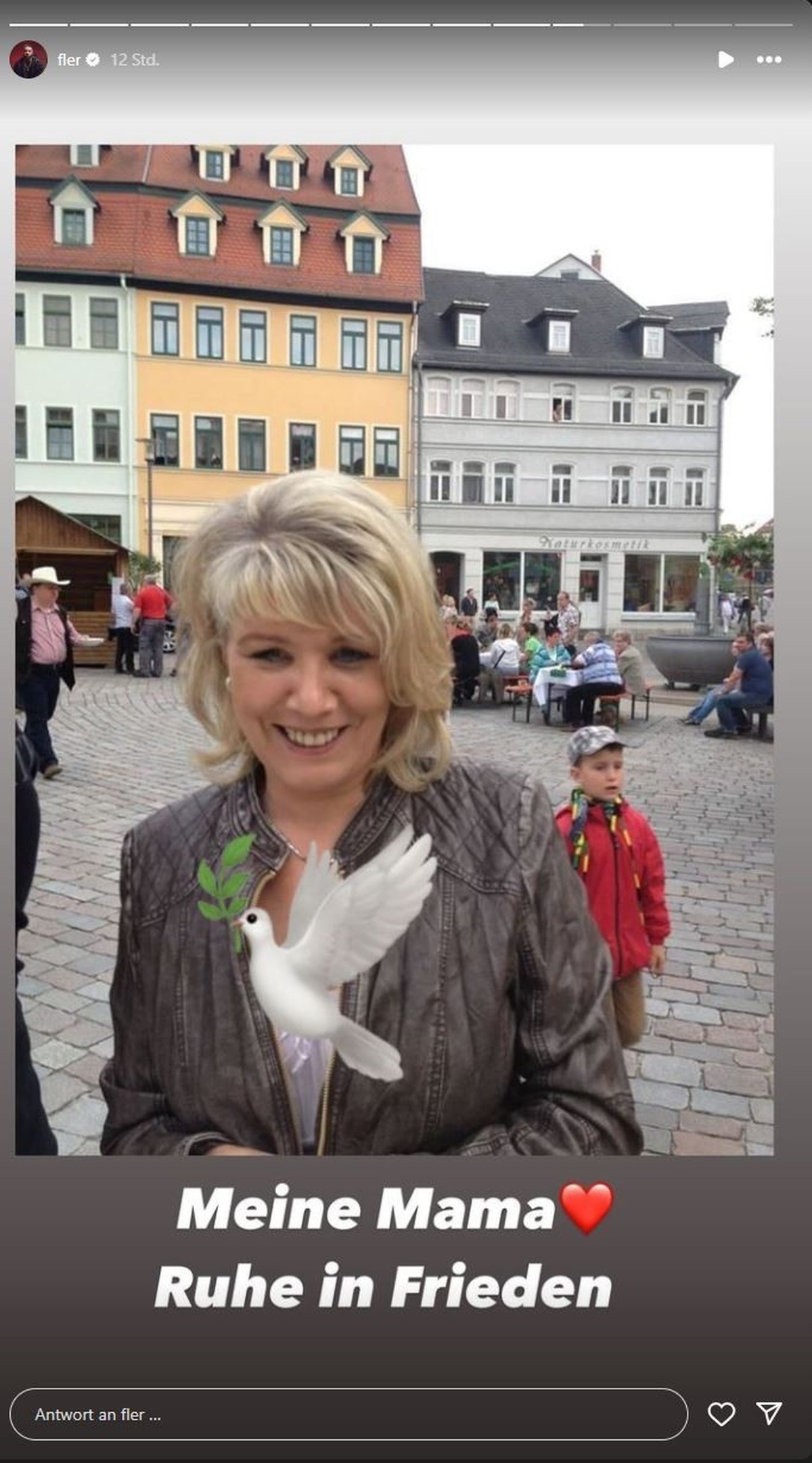Fler nimmt Abschied von seiner Mutter.