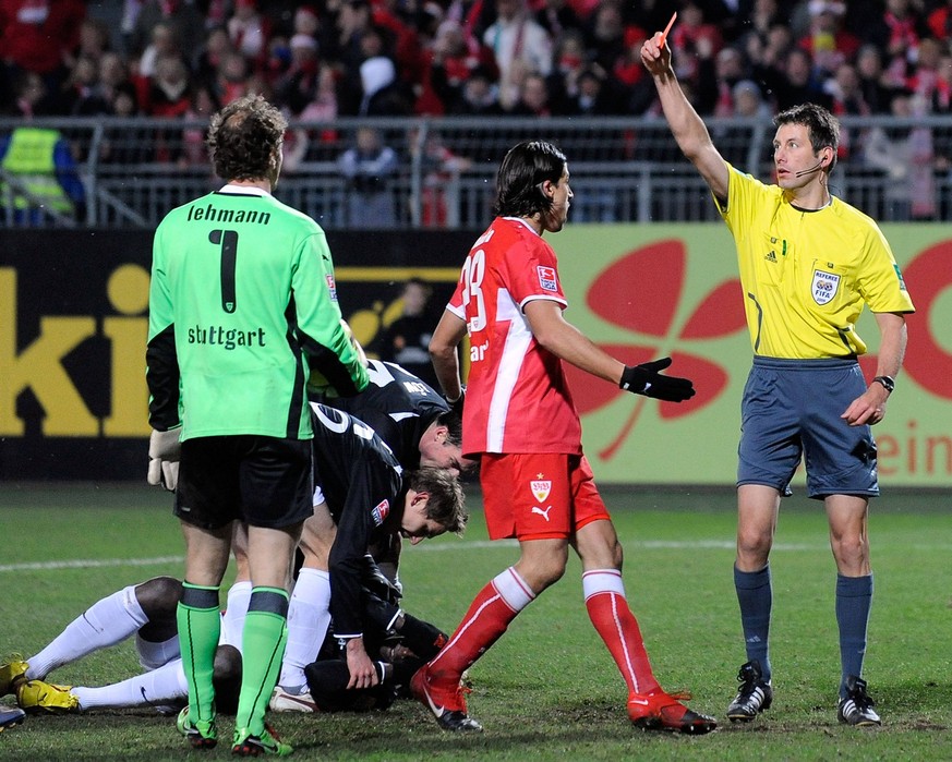 Bildnummer: 12328672 Datum: 13.12.2009 Copyright: imago/Jan Huebner
13.12.2009, 1. Bundesliga, FSV Mainz 05 - VfB Stuttgart v.l. Tim Hoogland (FSV Mainz 05), Jens Lehmann (VfB Stuttgart), Sami Khedir ...