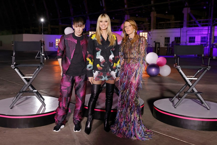 Titel: Germany’s Next Topmodel - by Heidi Klum;
Staffel: 18;
Folge: 11;
Person: Kilian Kerner; Heidi Klum; Anna Dello Russo;
Copyright: ProSieben/Sven Doornkaat;
Fotograf: Sven Doornkaat;
Bildredakteu ...