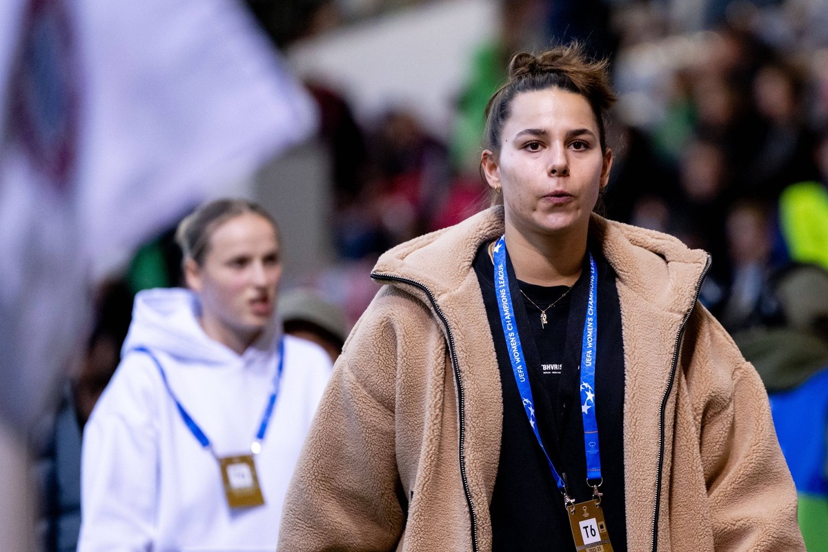 Lena Oberdorf FC Bayern Muenchen, 08, GER, FC Bayern Muenchen vs Arsenal WFC, Fussball UEFA Womens Champions League, Gruppe C, 1. Spieltag, Saison 2024/2025, 09.10.2024 GER, FC Bayern Muenchen vs Arse ...