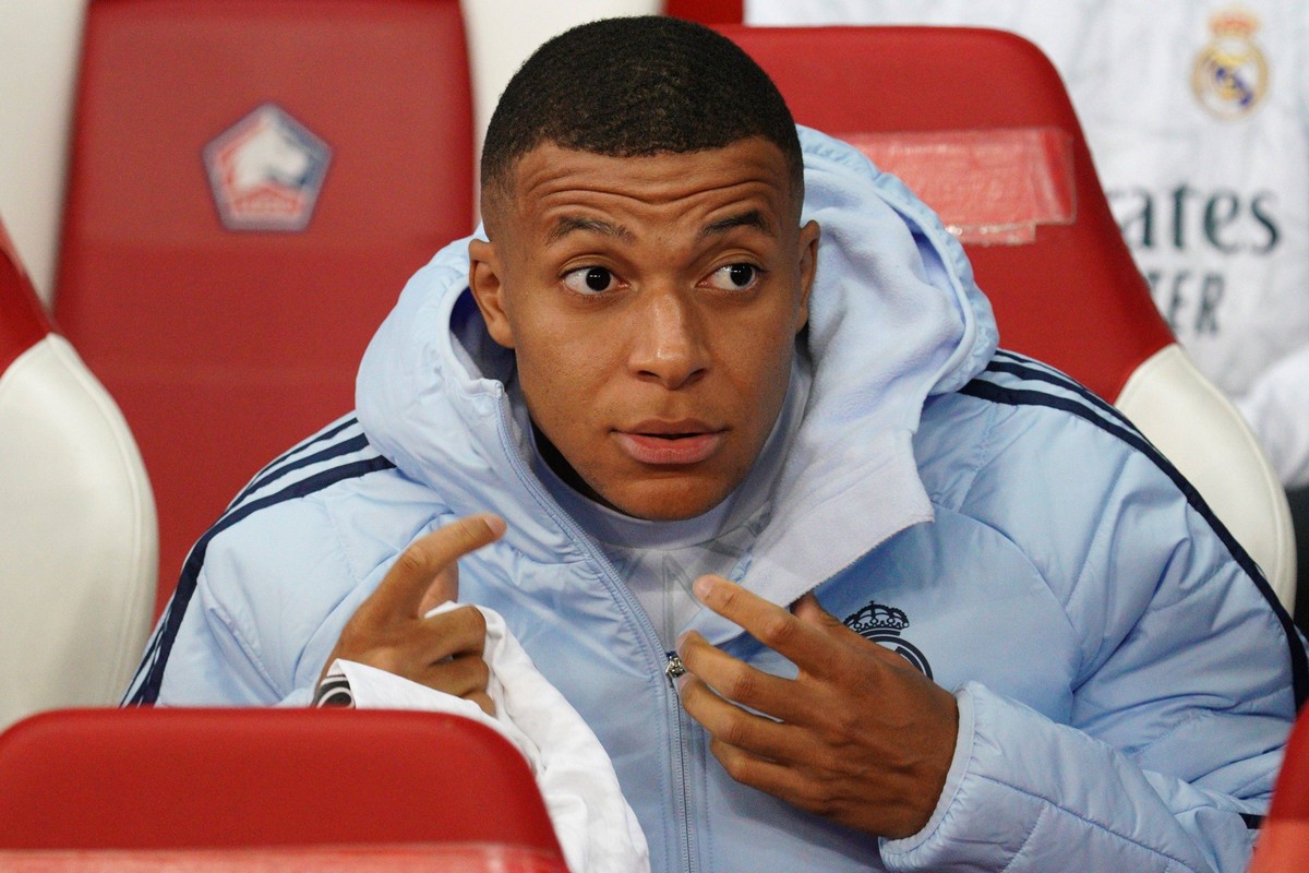 Kylian Mbappe of Real Madrid starts the match on the bench Lille v Real Madrid, UEFA Champions League, Group Stage, Football, Pierre Mauroy Stadium, Lille, France, 02 Oct 2024 EDITORIAL USE ONLY No us ...