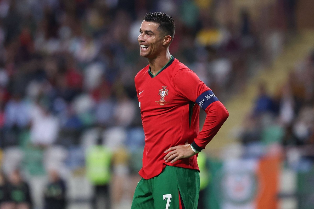 Portugal, Aveiro, 11.06.2024 EURO 2024 Friendly match before the UEFA EURO, EM, Europameisterschaft,Fussball 2024 in Germany 2024 Portugal - Ireland v.l., Cristiano Ronaldo Portugal, lacht, enttaeusch ...