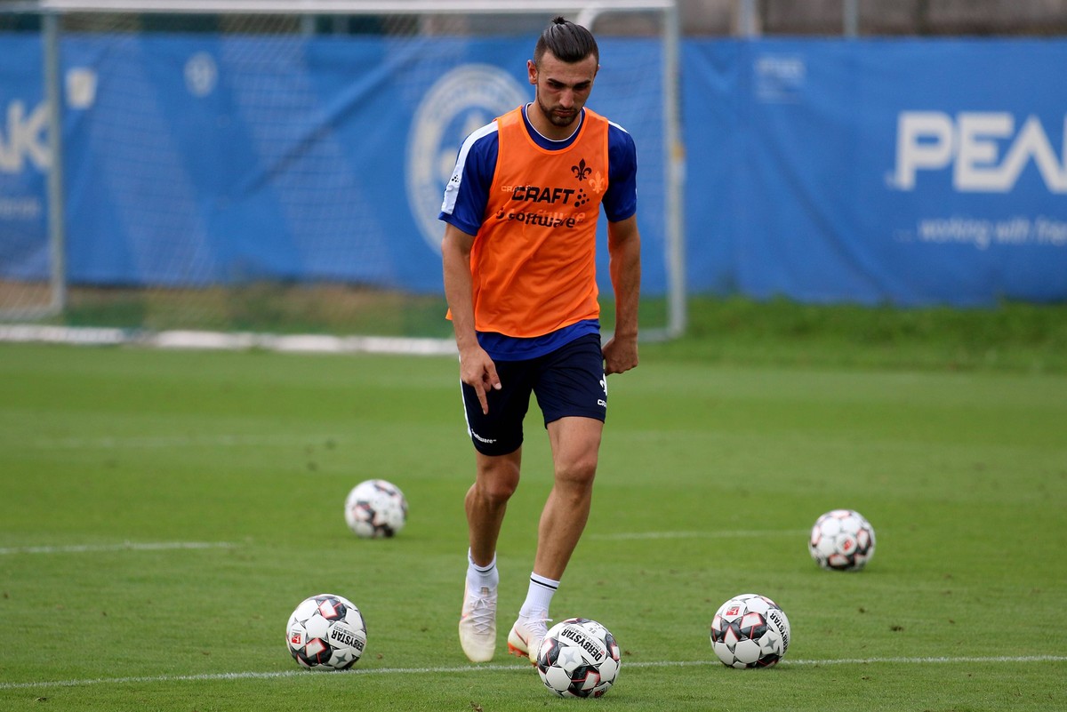01.08.2018, xfux, Fussball 2.Bundesliga, SV Darmstadt 98 Training, emspor, emonline, v.l. Serdar Dursun (SV Darmstadt 98) Darmstadt *** 01 08 2018 xfux Football 2 Bundesliga SV Darmstadt 98 Training e ...