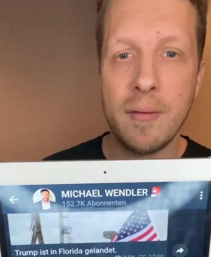 Oliver Pocher zeigt eine brisante Nachricht, die Michael Wendler weitergeleitet hat.