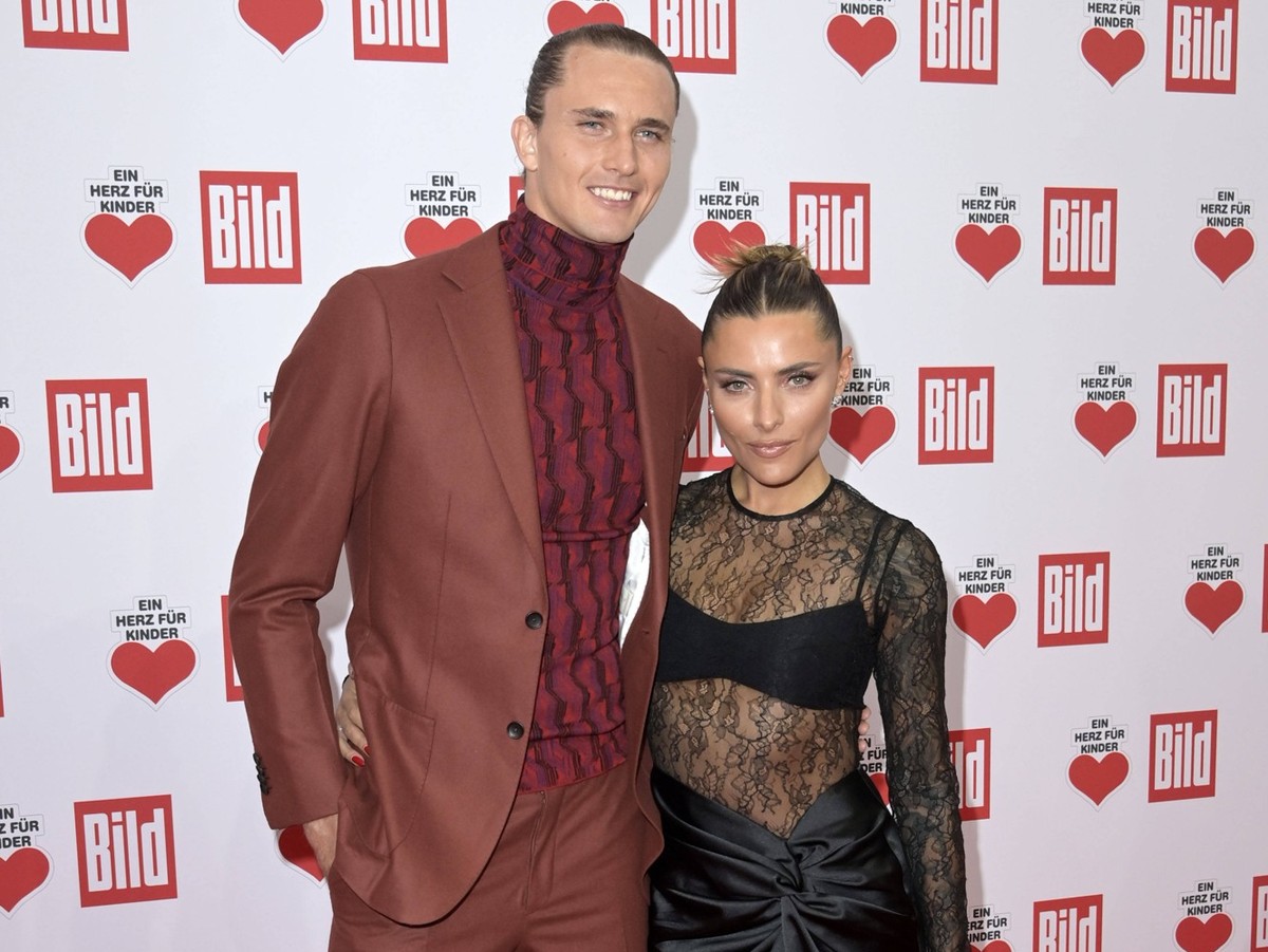 Alexander Zverev und Sophia Thomalla bei der TV Spendengala Ein Herz f