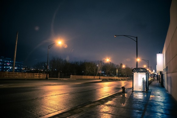 Einige Städte sind gegen das Sparen bei Straßenbeleuchtung, denn die Beleuchtung sei allein wegen des Sicherheitsaspekts wichtig. 