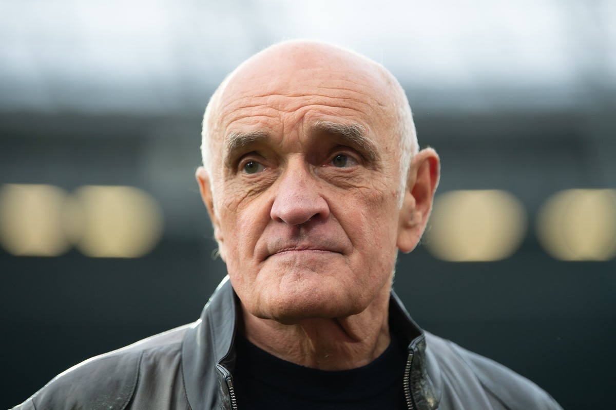 ARCHIV - 07.12.2019, Niedersachsen, Hannover: Fu�ball: 2. Bundesliga, Hannover 96 - Erzgebirge Aue, 16. Spieltag in der HDI-Arena. Martin Kind, Gesch�ftsf�hrer von Hannover 96, ist weiter im Streit mi ...