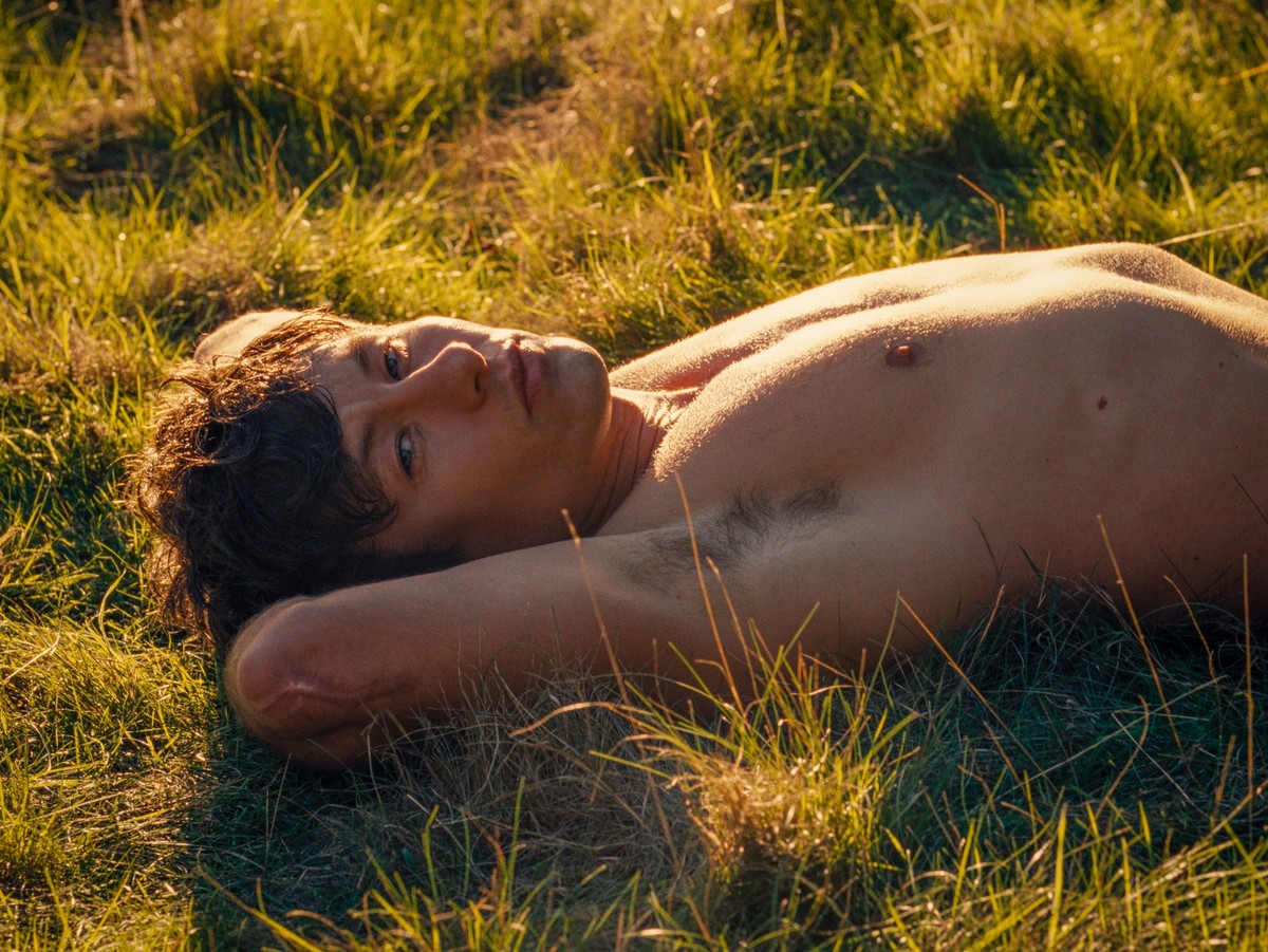 HANDOUT - 14.08.2023, ---: Barry Keoghan als Oliver in einer Szene des Films «Saltburn» (undatierte Filmszene). Der Film, zu sehen ab 22. Dezember bei Amazon Prime, ist ein wilder und unterhaltsamer F ...