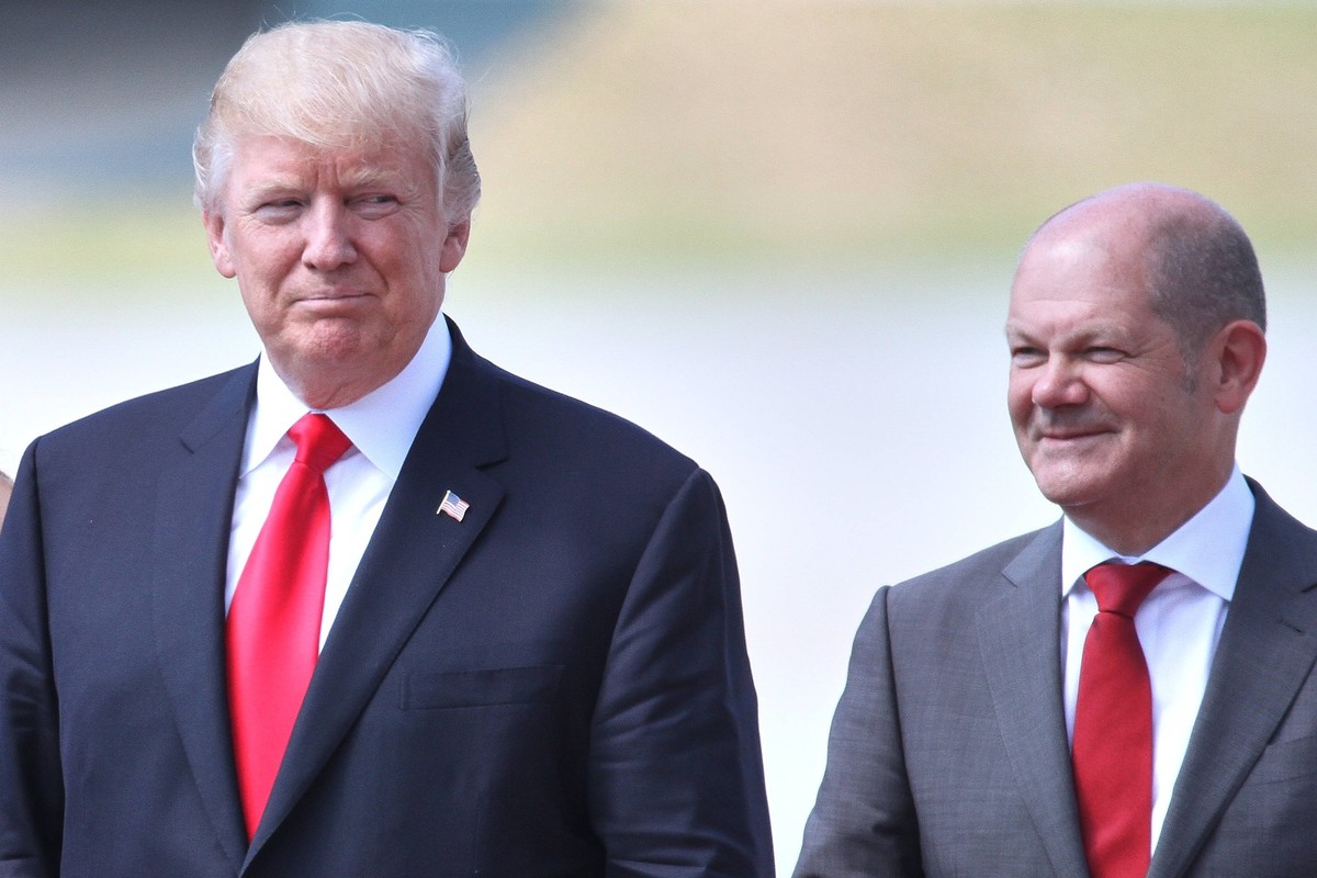 Hamburg, Deutschland, 06.07.2017: Flughafen: G20-Gipfel: US-Pr�sident Donald Trump und Olaf Scholz SPD, Erster B�rgermeister von Hamburg. Copyright: xdtsxNachrichtenagenturx dts_51117