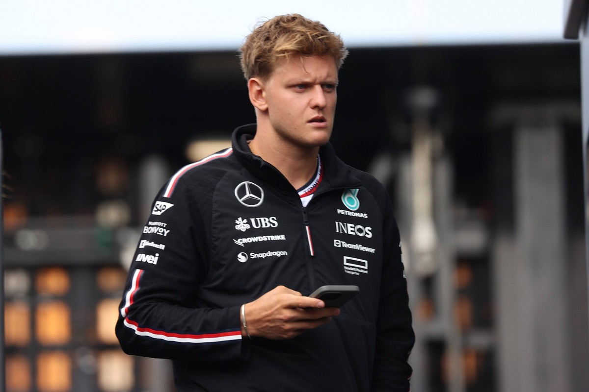 25.08.2024, xsvx, Motorsport FIA Formel 1, Großer Preis der Niederlande 2024 emspor, v.l. Ersatzfahrer Mick Schumacher Mercedes AMG Petronas FIA REGULATIONS PROHIBIT ANY USE OF PHOTOGRAPHS as IMAGE SE ...