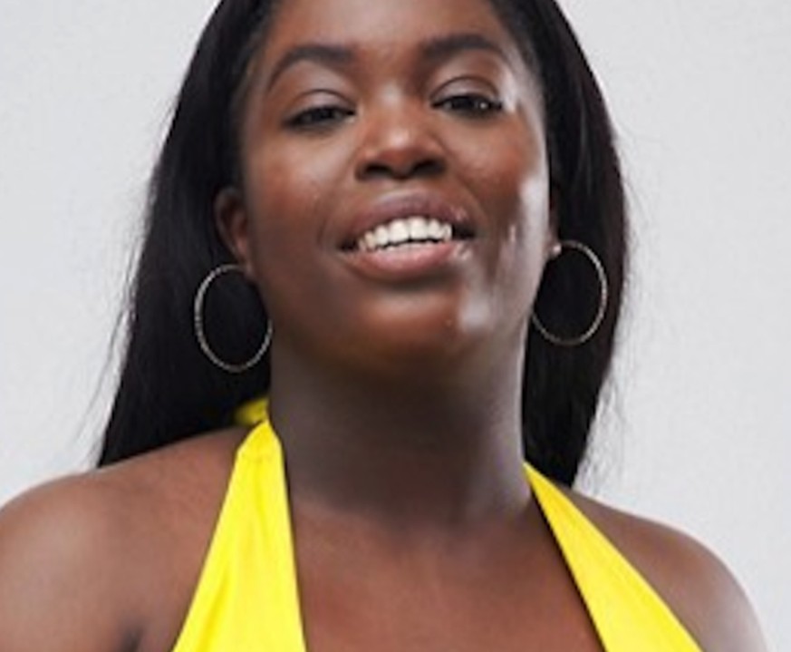 Das Internet liebt dieses Plus-Size-Bikini-Model – zu Recht! 