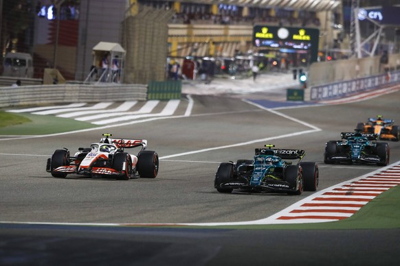 47 Mick Schumacher DEU, Haas F1 Team, 27 Nico Hulkenberg DEU, Aston Martin Aramco Cognizant F1 Team, F1 Grand Prix of Bahrain at Bahrain International Circuit on March 20, 2022 in Sakhir, Bahrain. Pho ...