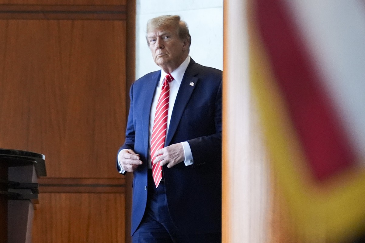 Republican presidential candidate former President Donald Trump arrives to speak after meeting with members of the International Brotherhood of Teamsters at their headquarters in Washington, Wednesday ...