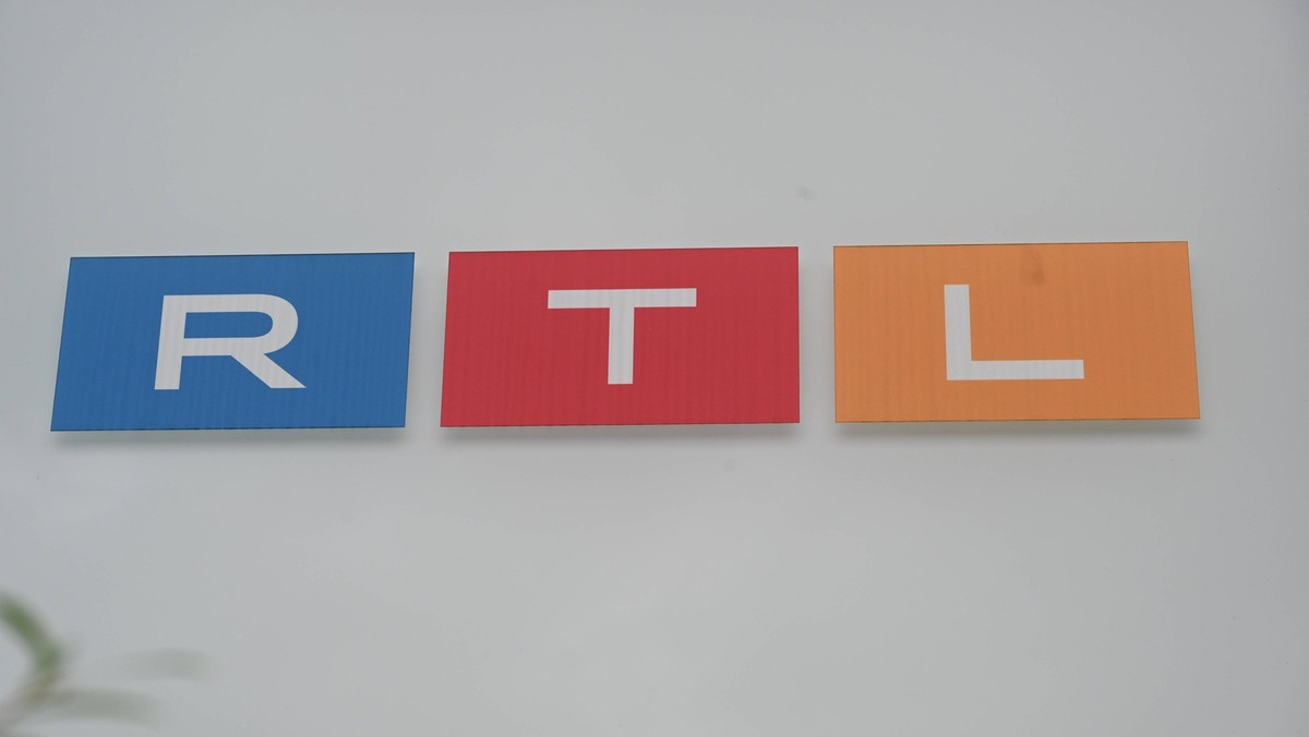 Schriftzug Logo von RTL Television, RTL Group und RTL Deutschland, ein internationales Medienunternehmen, Senderfamilie mit deutschsprachigen Privatsender der RTL Group mit Sitz in Köln *** Lettering  ...