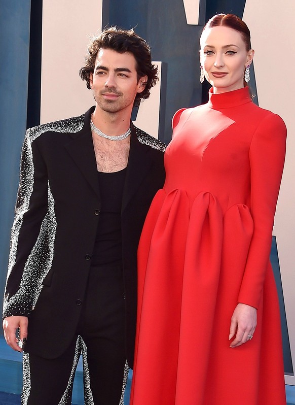 **FILE PHOTO** Joe Jonas file for Divorce From Sophie Turner. BEVERLY HILLS, CA - MARCH 27: Joe Jonas and Sophie Turner at the 2022 Vanity Fair Oscar Party at the Wallis Annenberg Center for the Perfo ...