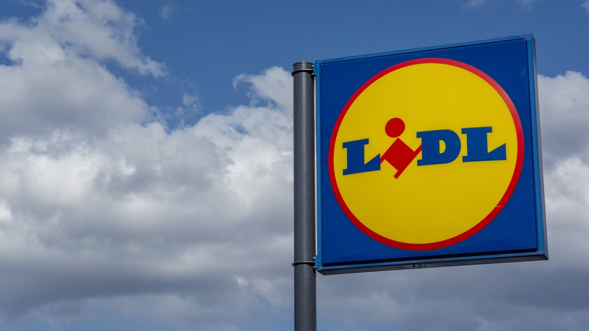 Nova Bana, Slovakia - March, 18 , 2022 : Lidl shop Sign. Brand logo. Lidl is a German international discount retailer chain that operates over 11,000 stores worldwide. LicenseRM Nova Bana, Slovakia - ...