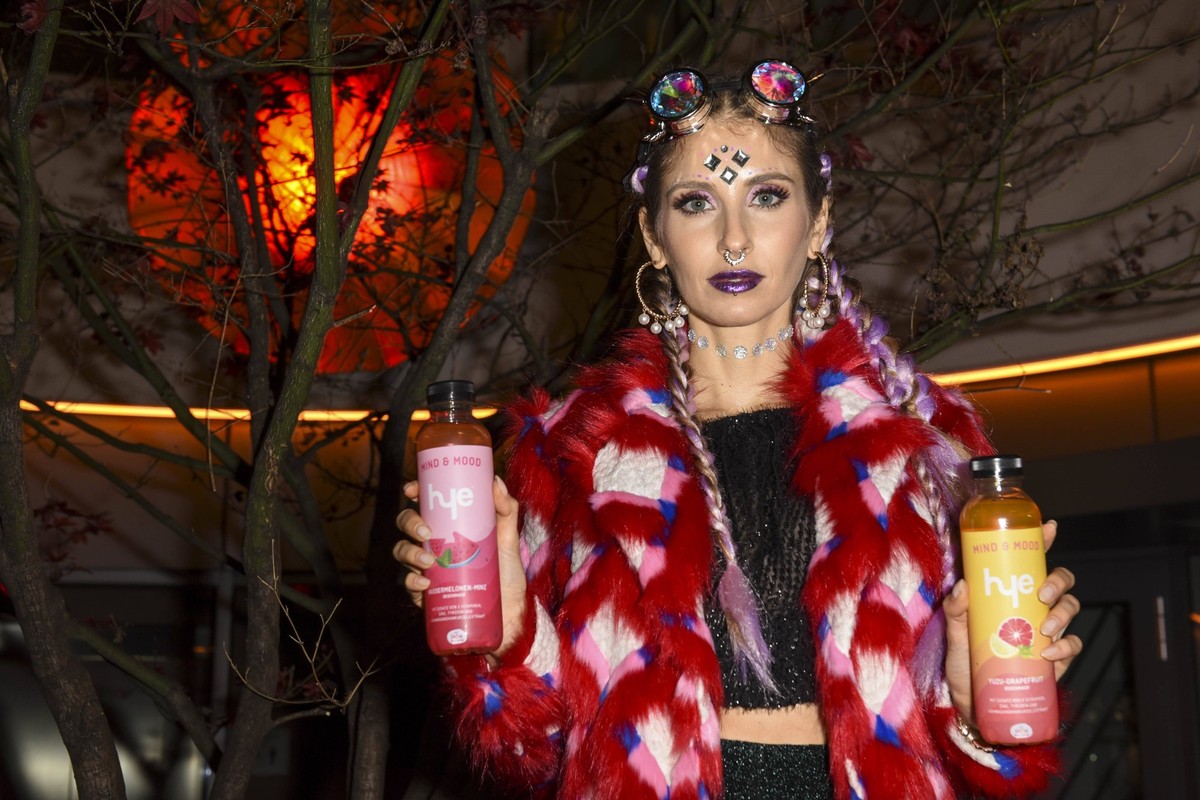 Cathy Hummels Model Gastgeberin bei der CathyHummels Party , dem Event fuer Hye Drinks im Lucky Who Restaurant am Freitag 29.10.2021 in Muenchen Bayern Deutschland *** Cathy Hummels Model Hostess at t ...