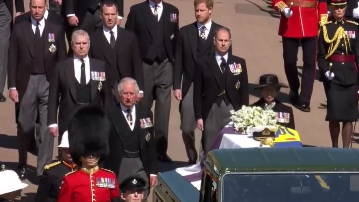 Beim Trauermarsch liefen William und Harry nicht nebeneinander.